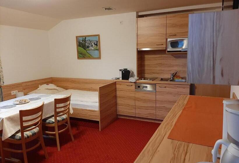 Family flat with balcony, Landgasthof Hubertusstubn