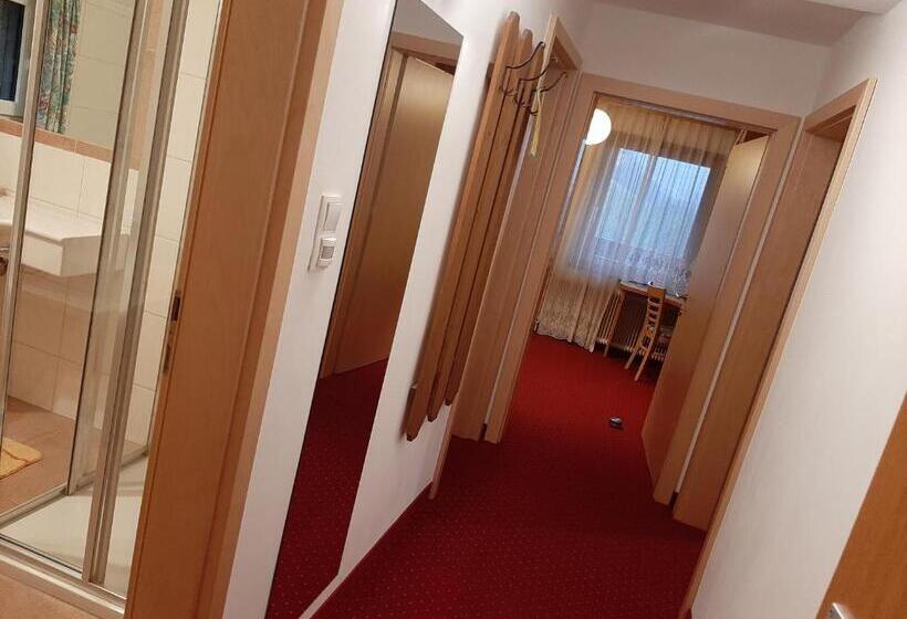 Family flat with balcony, Landgasthof Hubertusstubn