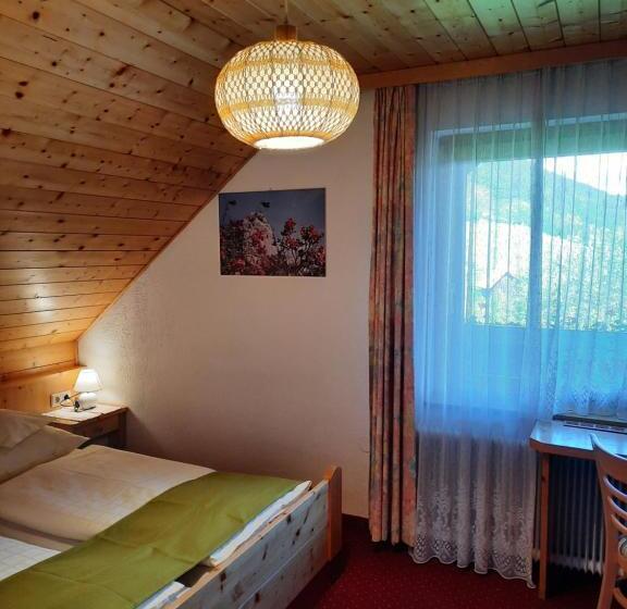 Family flat with balcony, Landgasthof Hubertusstubn