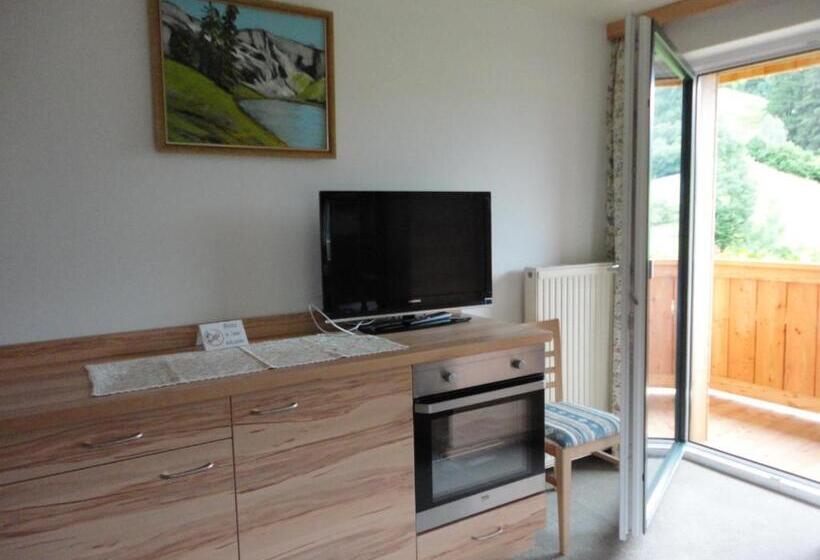 Family flat with balcony, Landgasthof Hubertusstubn