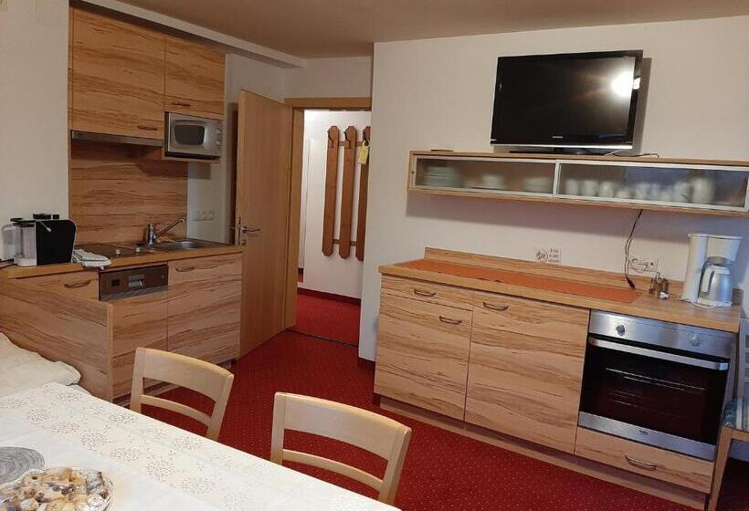 Family flat with balcony, Landgasthof Hubertusstubn