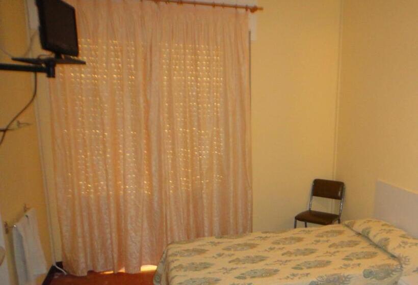 스탠다드 싱글 룸 공동욕실, Pensió Restaurant Llança