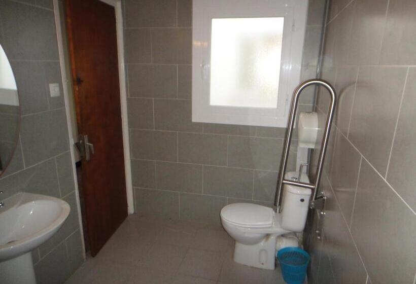 스탠다드 룸, Pensió Restaurant Llança