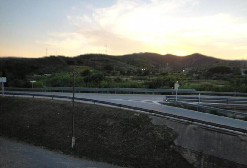 스탠다드 트리픔 룸 공동욕실, Pensió Restaurant Llança