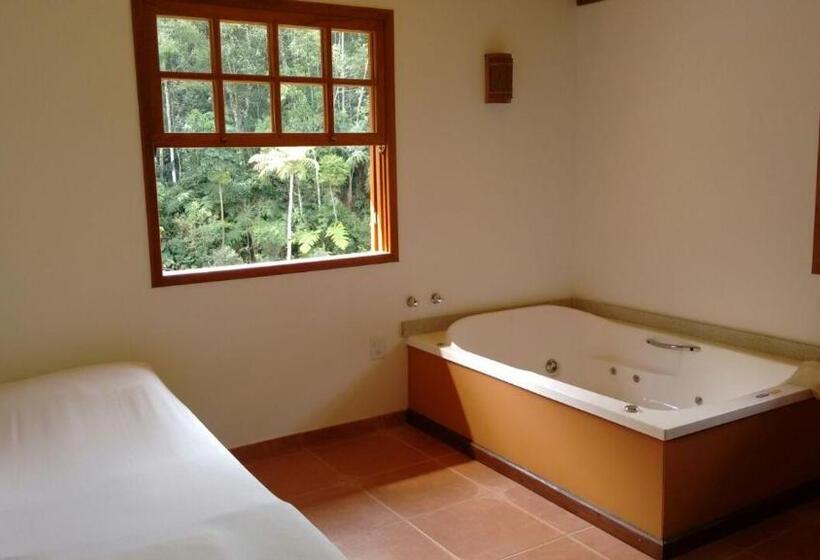 标准三人间, Pousada Mariza