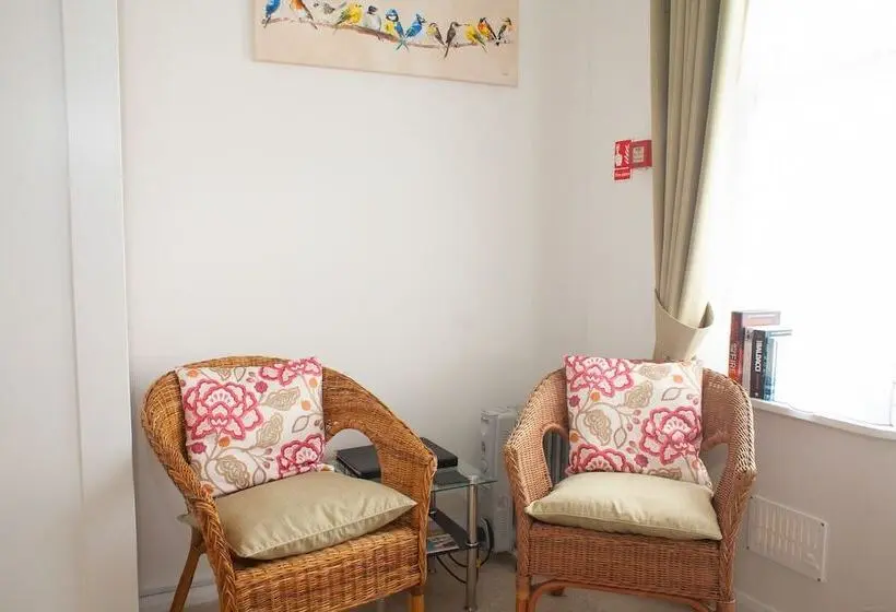 Perhehuone, The Parks Guest House