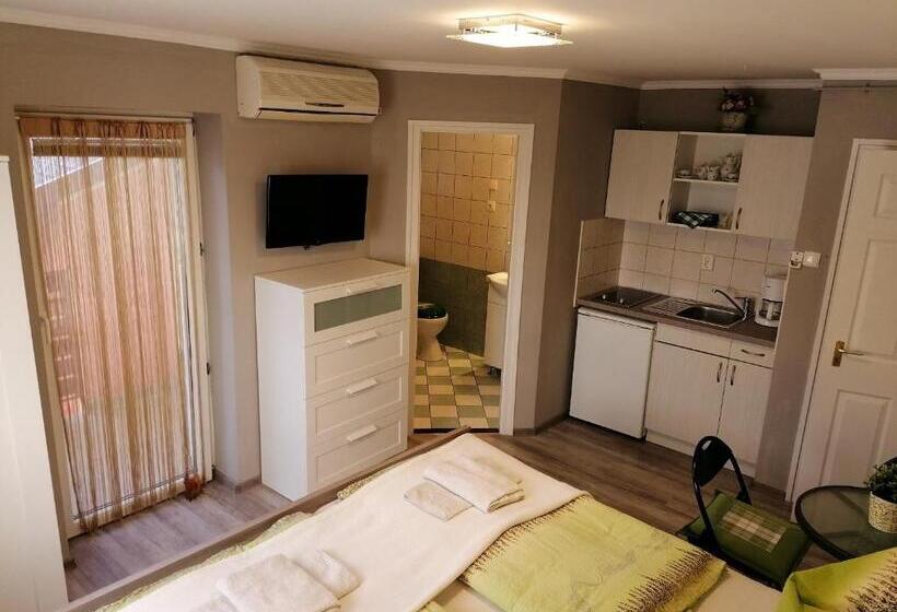 バルコニー付きデラックスルーム, Veronika Villa