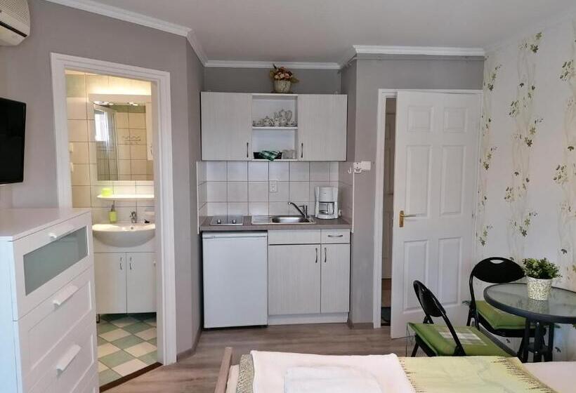 バルコニー付きデラックスルーム, Veronika Villa