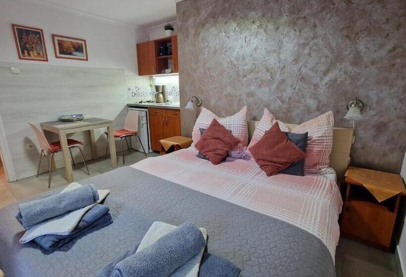 ガーデンビューのスタンダードワンルーム, Veronika Villa