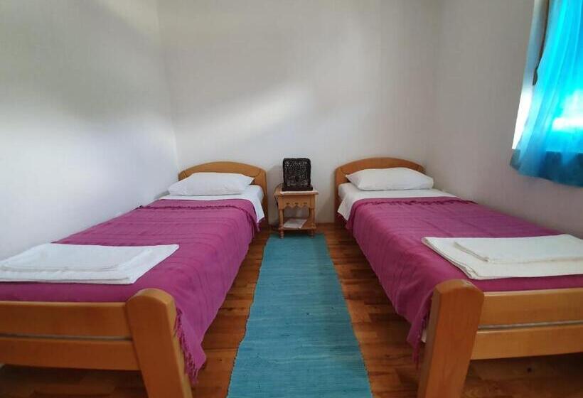 اتاق استاندارد یک نفره, Villa Velagic