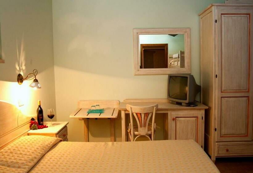 Pokój Standard Trzyosobowy, Cadabò