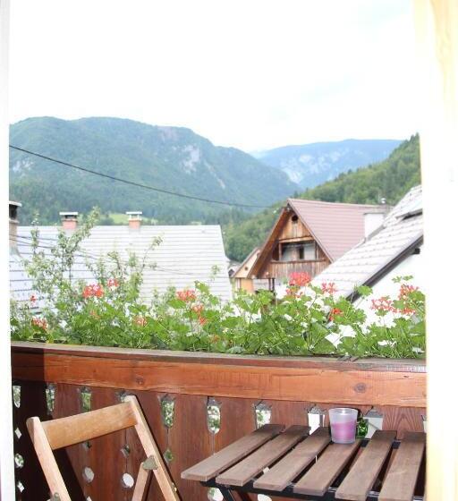اتاق استاندارد با سرویس بهداشتی مشترک, Apartments & Hostel Bohinj
