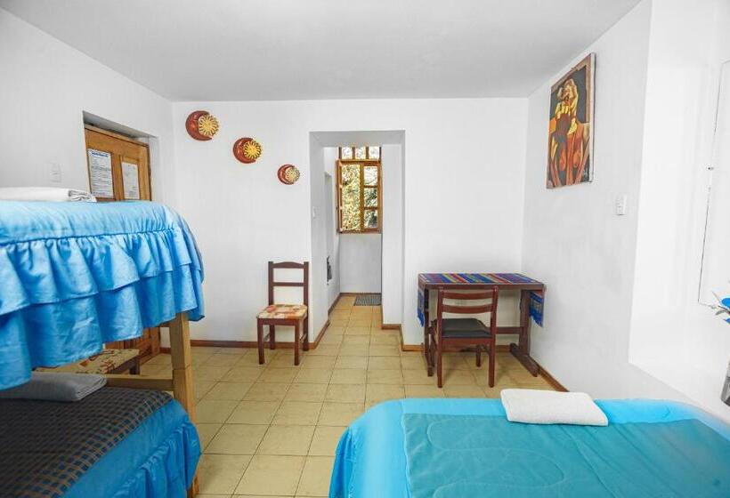 Quarto Quádruplo Estandar, Colonial House Inn