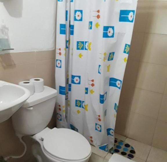 חדר סטנדרט נוף לגינה, Colonial House Inn