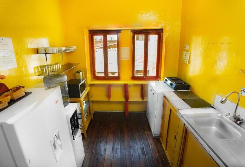 Quarto Standard Banheira Exterior, Colonial House Inn