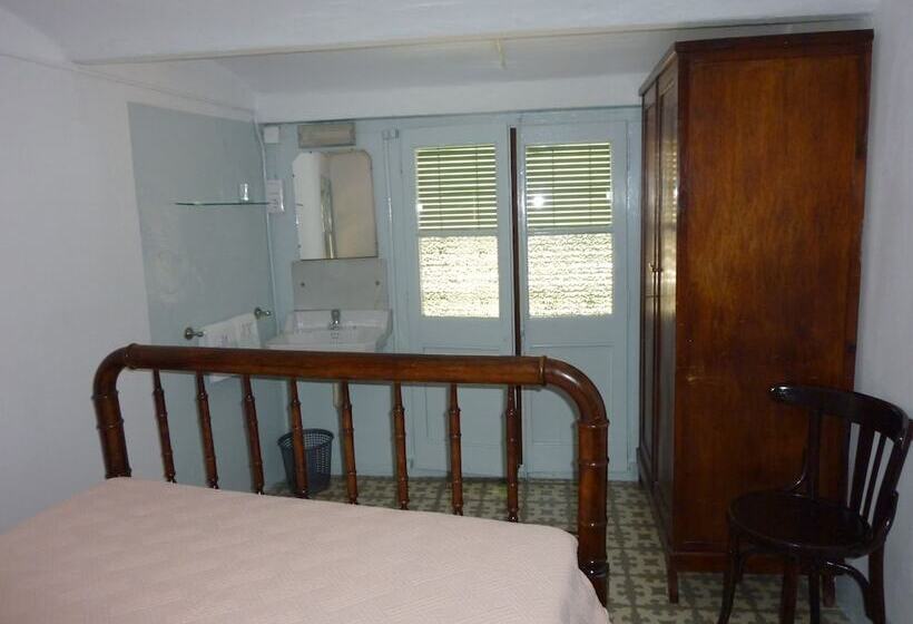 스탠다드 룸 공동 욕실, Pension Fonda Vilalta