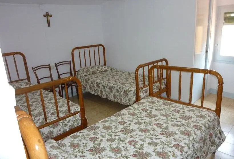 اتاق استاندارد سه نفره, Pension Fonda Vilalta