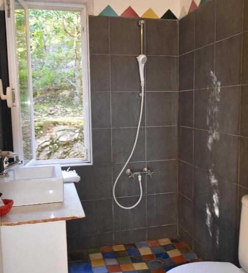 بانگلوی استاندارد با چشمانداز دریا, Ha Mar Ao Luar