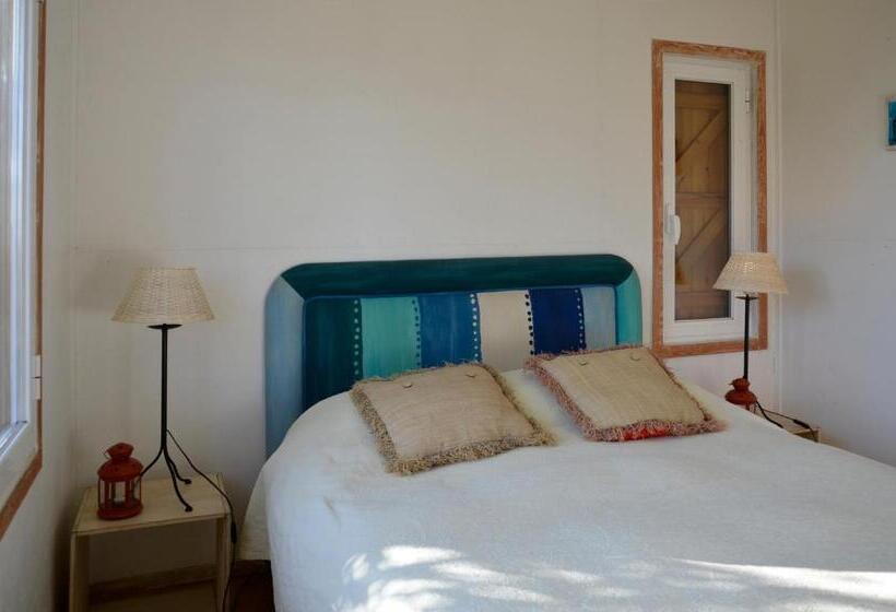 بانگلوی استاندارد با چشمانداز دریا, Ha Mar Ao Luar