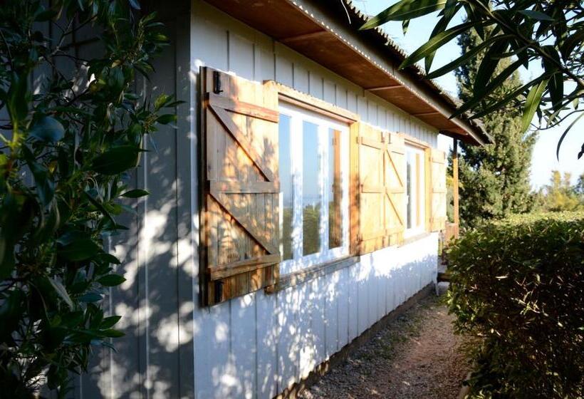 بانگلوی استاندارد با چشمانداز دریا, Ha Mar Ao Luar