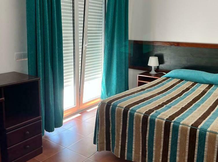 חדר סטנדרט, O Cantinho