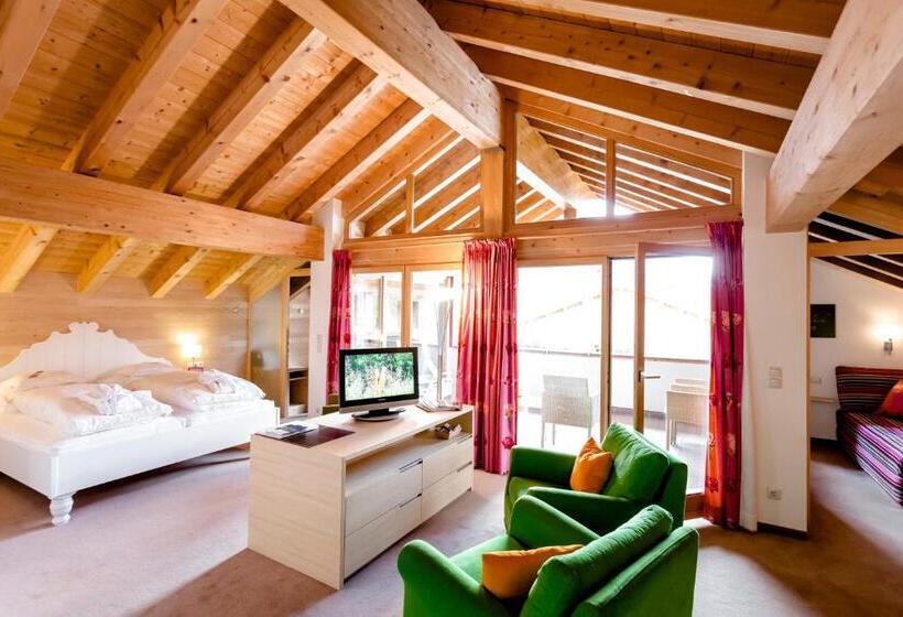 غرفة ديلوكس عائلية, Stäfeli