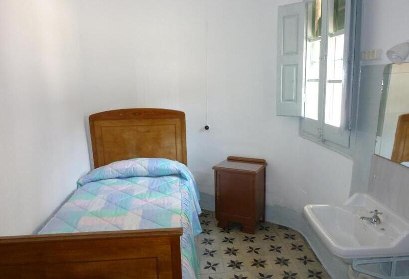 스탠다드 싱글 룸 공동욕실, Pension Fonda Vilalta