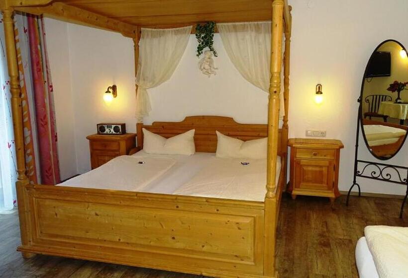 Семейный Номер, Pension Noella