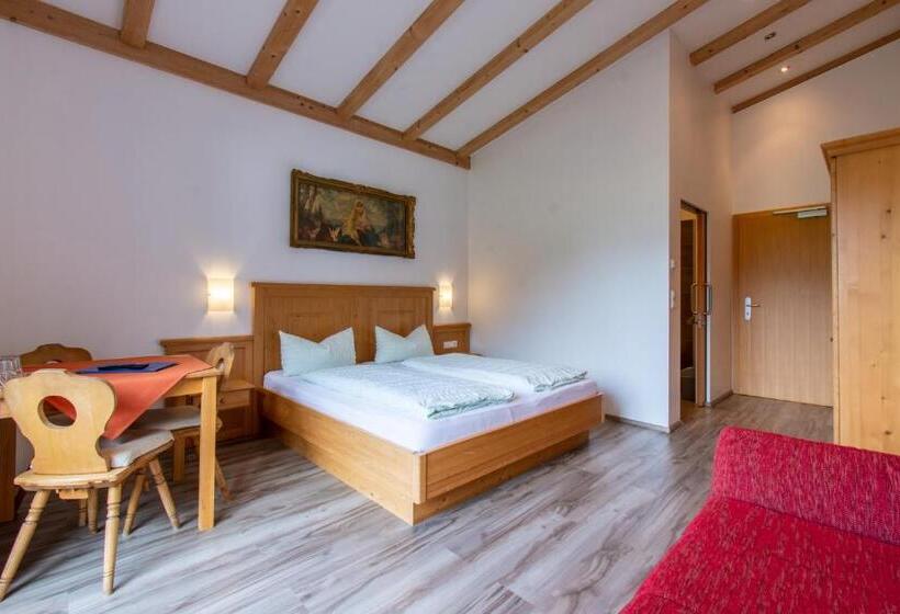 Семейный Номер, Pension Noella