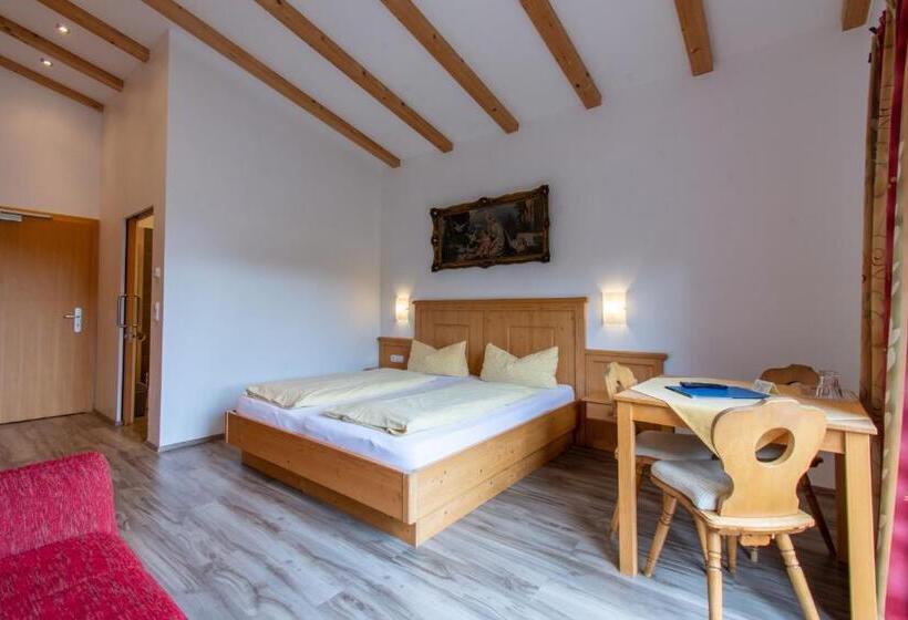 Семейный Номер, Pension Noella