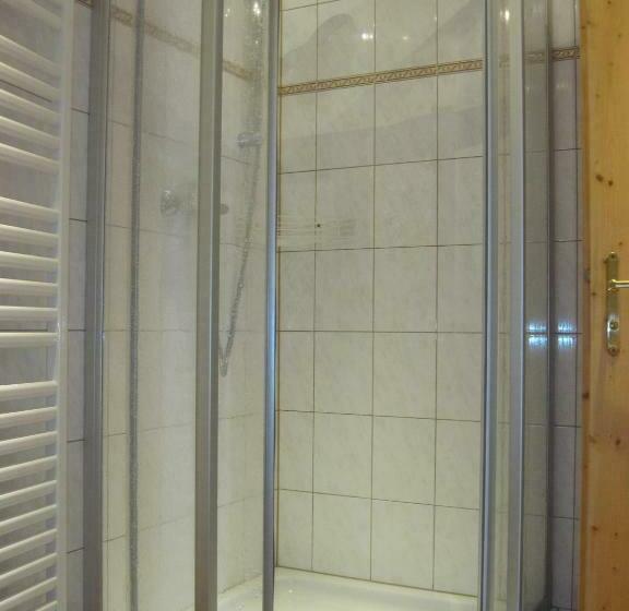 غرفة قياسية مزوَّدة بشُرفة, Pension Sarstein