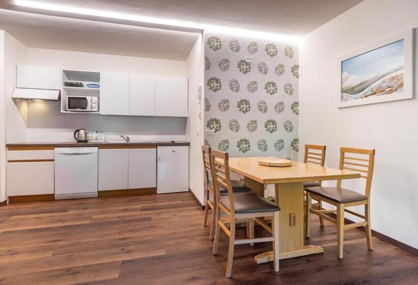 带1个卧室的高级公寓, Foresto Holiday Apartments