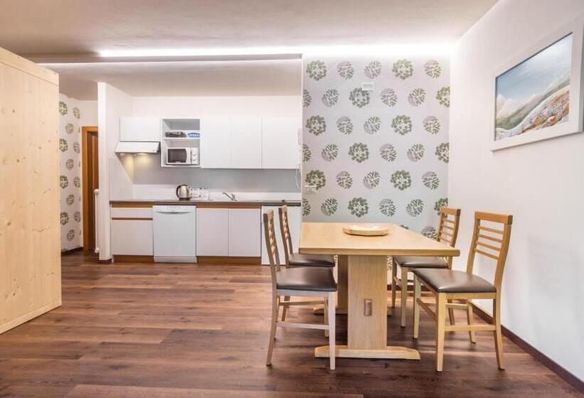 带1个卧室的高级公寓, Foresto Holiday Apartments