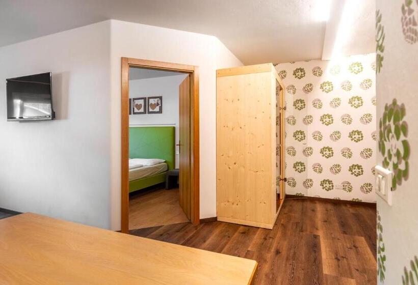 带1个卧室的高级公寓, Foresto   Holiday Apartments
