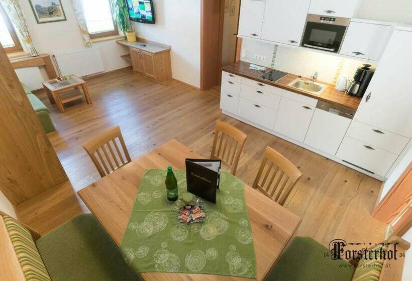 شقة غرفتين, Forsterhof