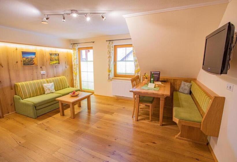 شقة غرفة واحدة, Forsterhof