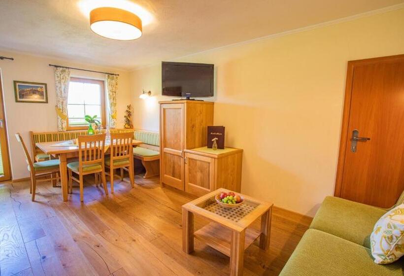 شقة غرفتين, Forsterhof