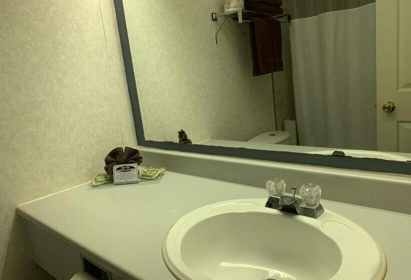 标准间带阳台, Bancroft Inn & Suites