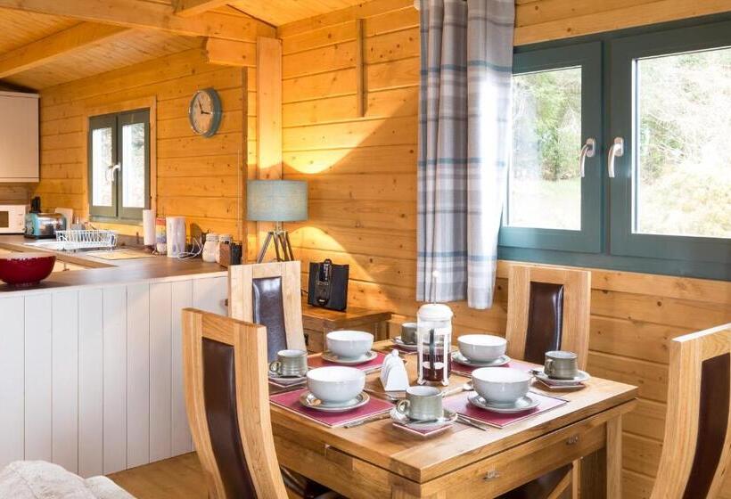 شقة غرفتين, Oakbank Farm