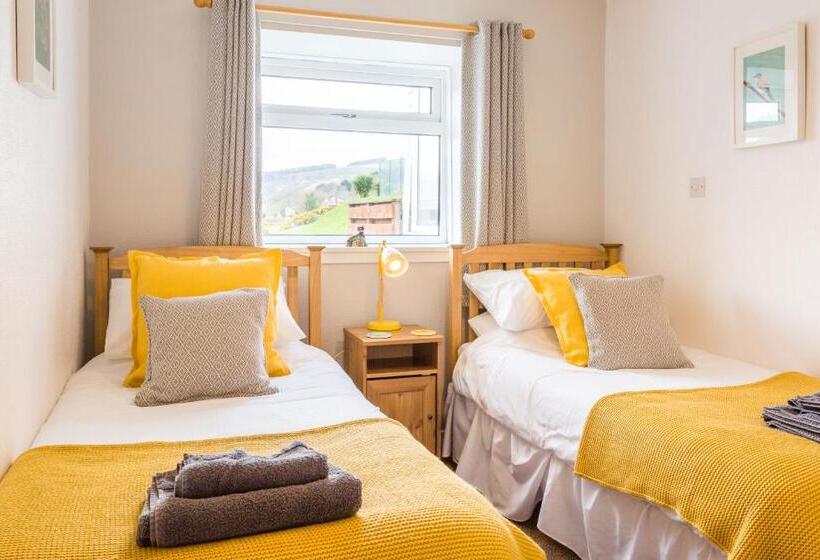 منزل غرفتين نوم, Oakbank Farm