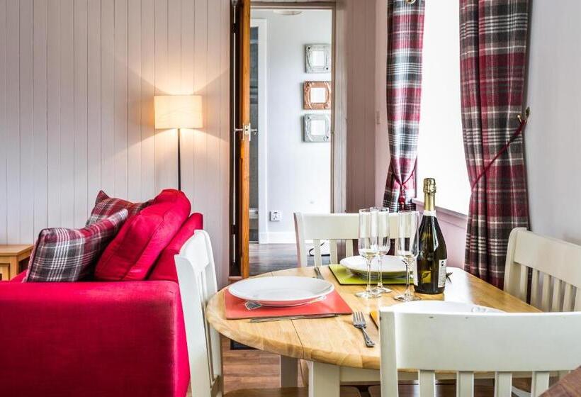 منزل غرفتين نوم, Oakbank Farm