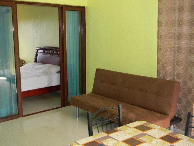 استودیوی استاندارد, Villa Osoleil