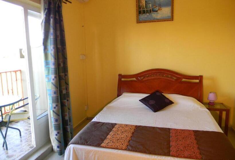 شقة غرفة واحدة, Villa Osoleil