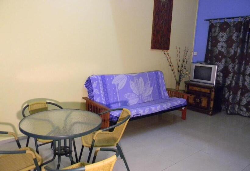 شقة غرفة واحدة, Villa Osoleil