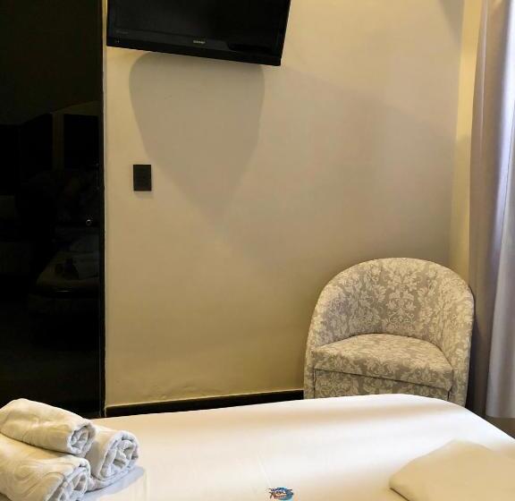 سوئیت با وان آب گرم, Sheik