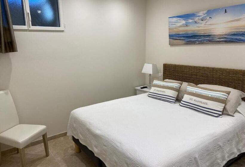 Апартаменты 1 Спальня с Террасой, Chambres D'hotes Les Amandiers