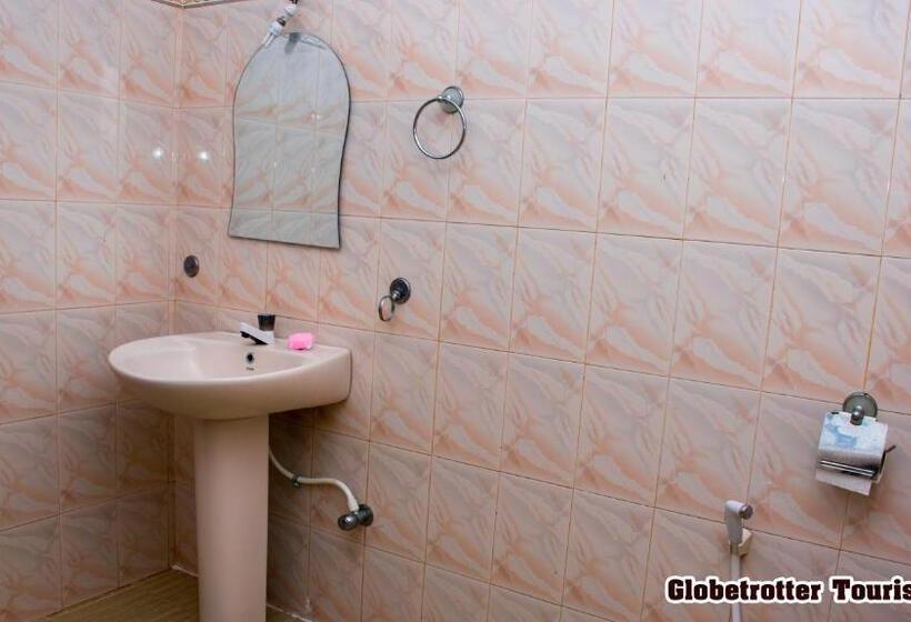 Номер Стандарт Трехместный, Globetrotter Tourist Inn