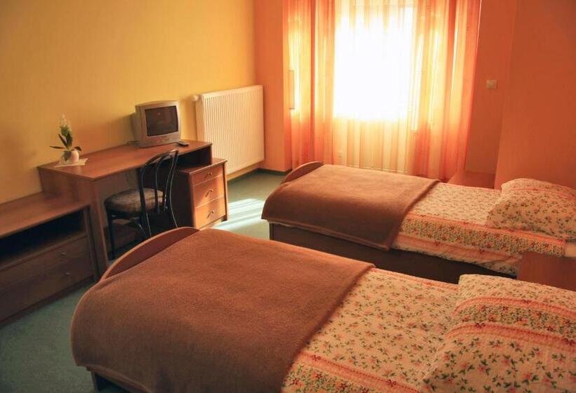 اتاق استاندارد سه نفره, Guesthouse Jersin