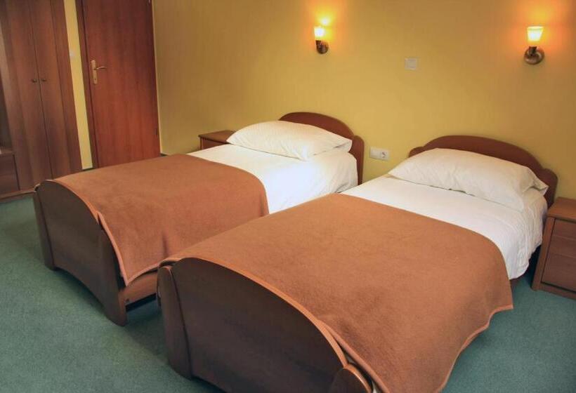 اتاق استاندارد سه نفره, Guesthouse Jersin