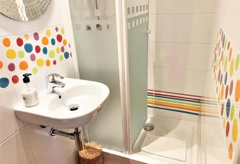 اتاق استاندارد یک نفره, Hostal Arco Iris